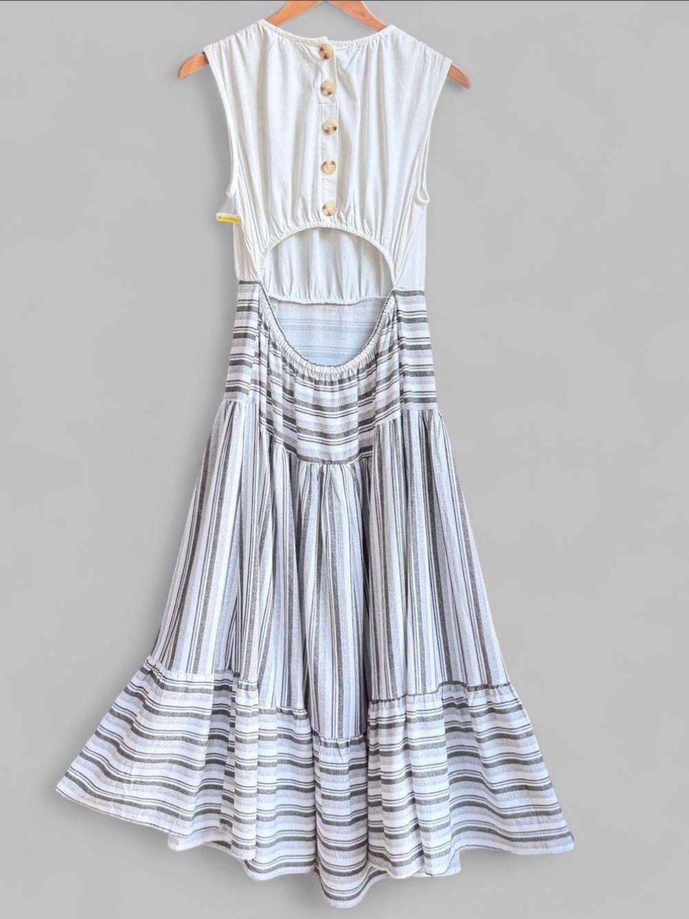 Blu Pepper Gray White Striped Tiered Maxi Dress Size Large NWOT Open Back - Picture 2 of 16